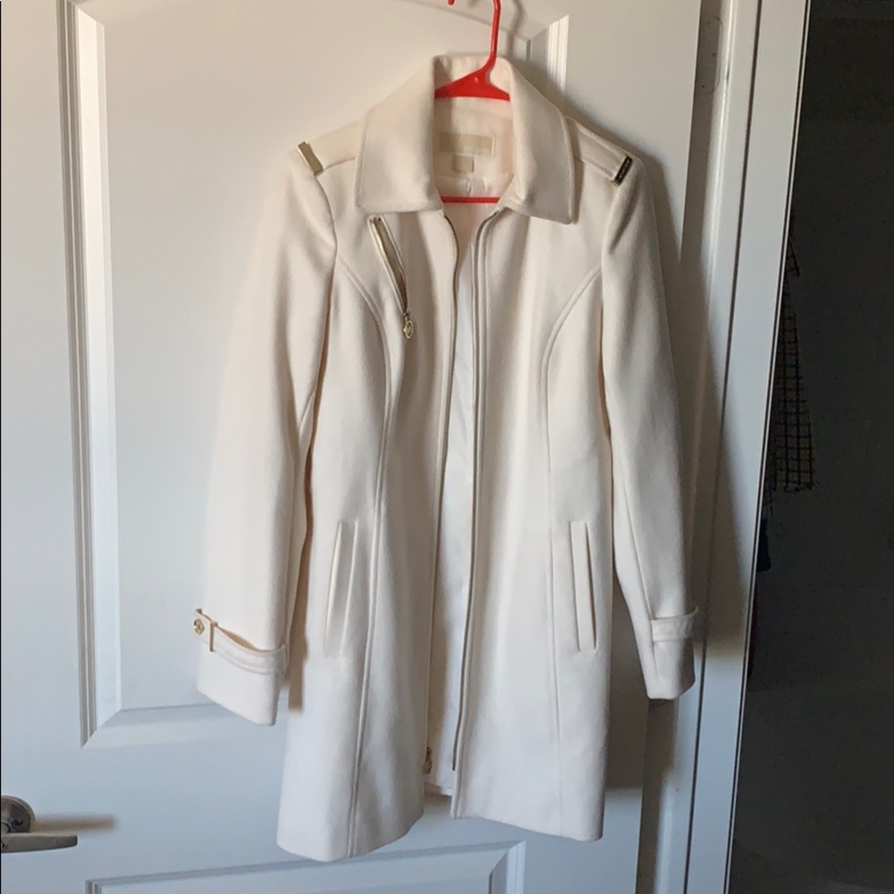 Heavy coat white like new